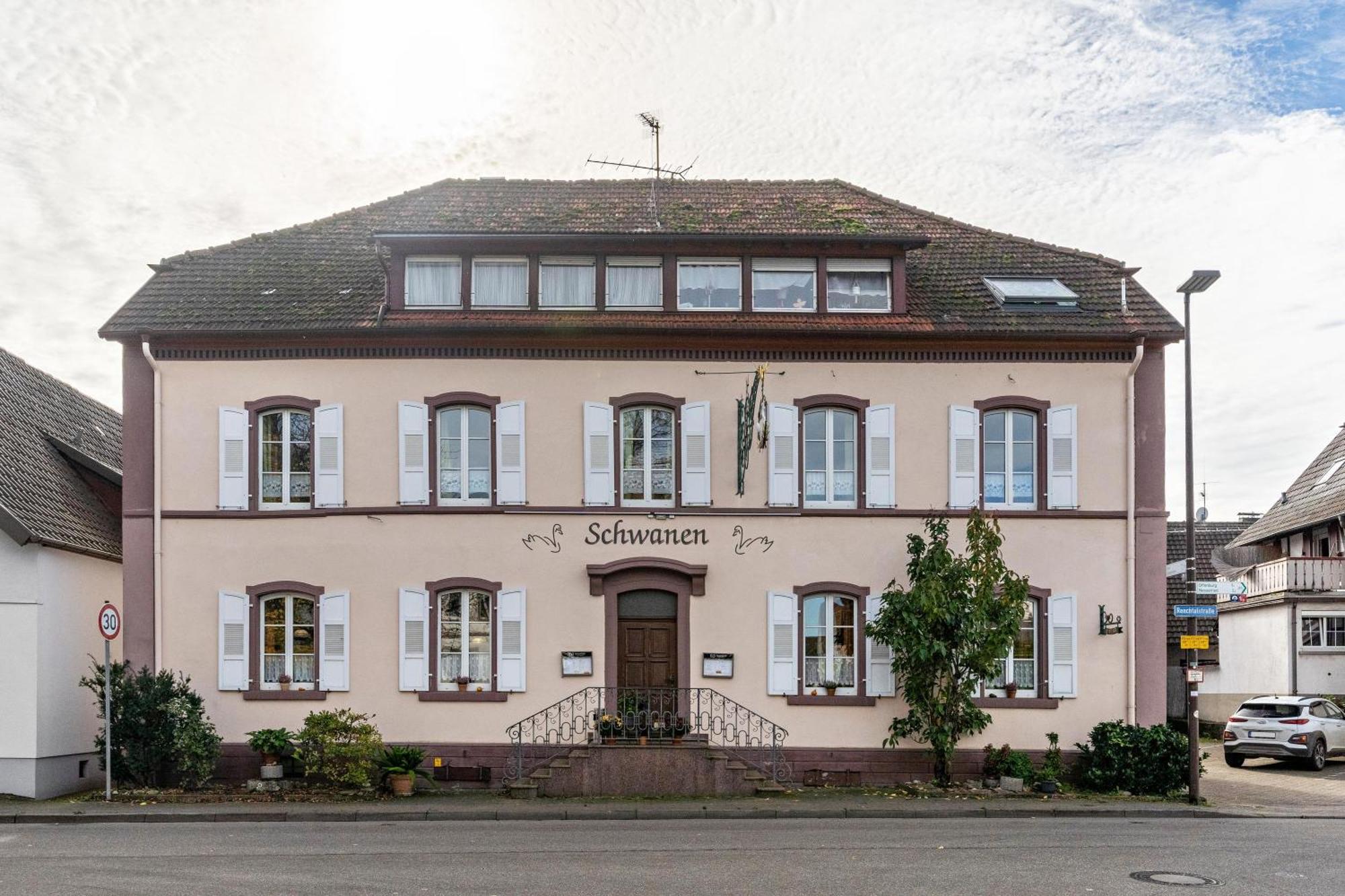 Gasthaus zum Schwanen Oberkirch  Exterior foto